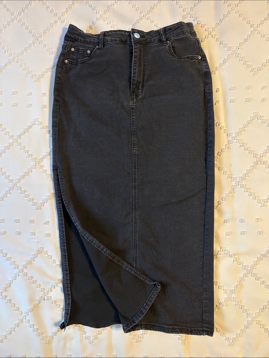 H&M Dresses & Skirts - H&M Black Denim Midi Skirt with Front Slit Size Large